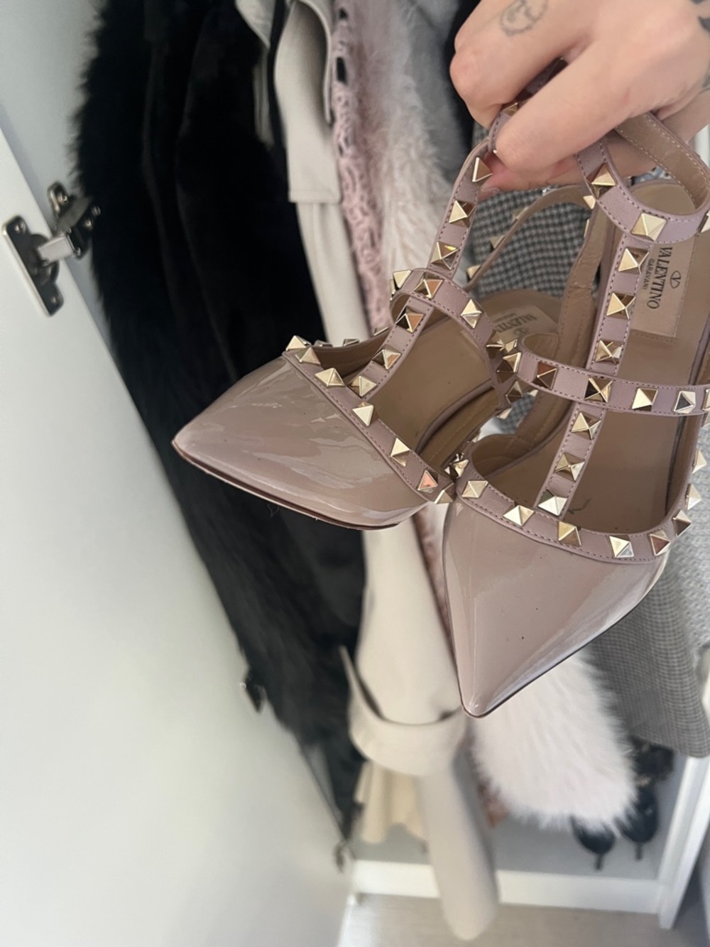 AUTH Valentino Patent Rockstud Caged Pump 100mm Blush Studded Heels - Picture 4 of 6